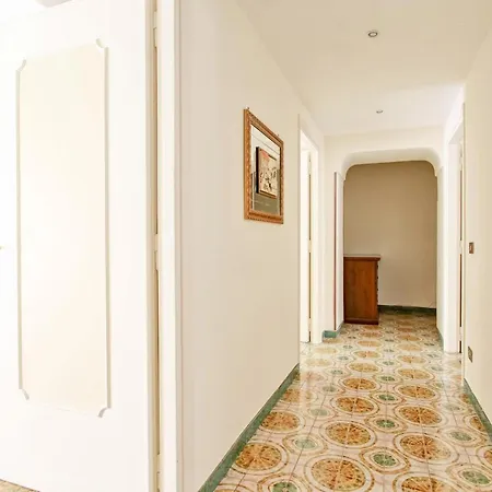 Roman Apartment Апартаменты